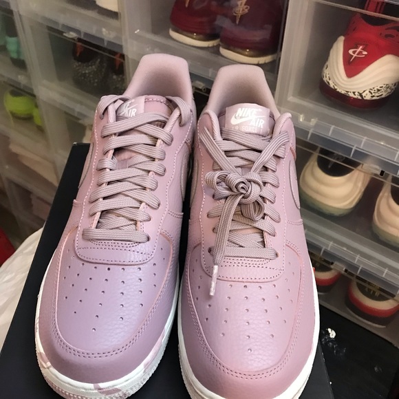 NIKE AIR FORCE 1 07 LV8 LEATHER ELEMENTAL ROSE - Picture 4 of 6